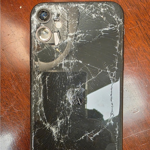 iPhone 11 (Back camera doesn’t work)